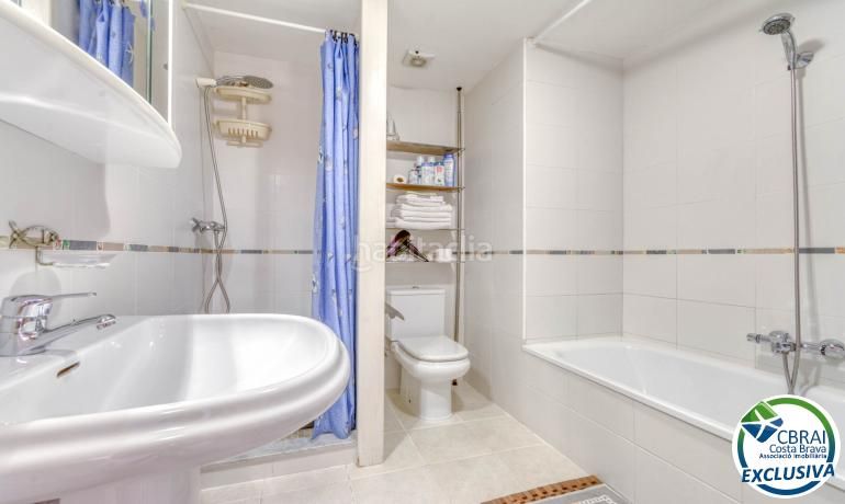 Foto c2ab90c4-2e5b-4026-a2fe-4501a4cc880f. Apartament amb aparcament piscina a Salatar Roses