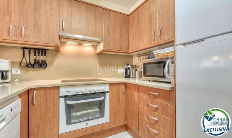 Foto cb7a8490-75a3-4e0f-8cb6-a70c2a1ec8dd. Apartament amb aparcament piscina a Salatar Roses