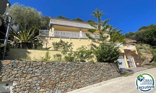 Casa  Carrer mirón. Casa independiente con piscina en la muntanyeta, roses