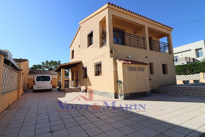 Foto dee8995b-8b77-45ed-8e5d-23582ed864d2. Casa amb calefacció aparcament piscina a Requesens Empuriabrava