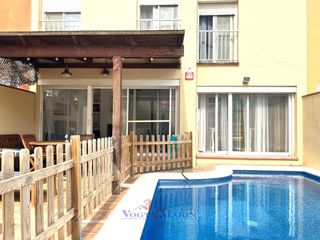 Maison jumelée  Carrer onze de setembre. Amplia casa adosada con piscina en sant pere pescador