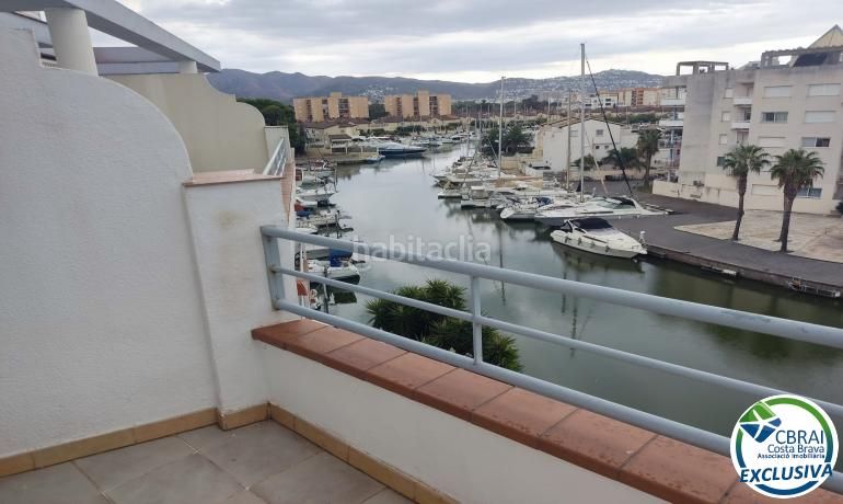 Foto cb015457-d599-466d-ac57-a306d10bf7a7. Apartamento  reformado con terraza y vistas al canal en Roses