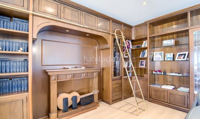 Foto e81c6e00-45fc-43b7-88c1-8ed25a3d7d0b. Chalet villa de diseño con piscina y espectacular vista a la bahía de roses, en Palau-saverdera