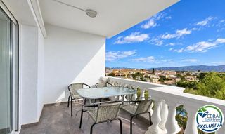 Apartamento  Carrer freser. Apartamento con vista al canal, parking y piscina comunitaria en