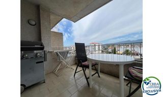 Appartement  Carrer pení. Bonito apartamento con vista al puerto y amarre privado en port