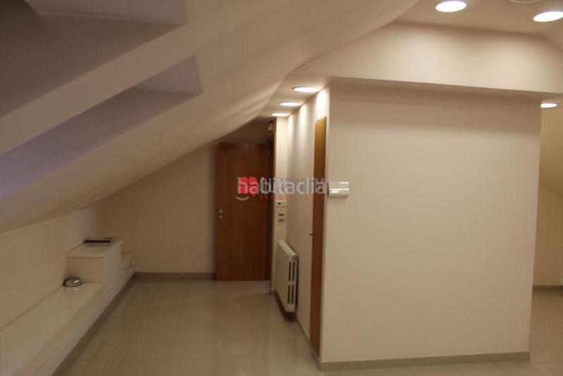 Foto 3afcc38f-b6e5-486f-bdc8-767bb8a0f449. Location bureau avec chauffage dans Ensanche - Sar Santiago de Compostela