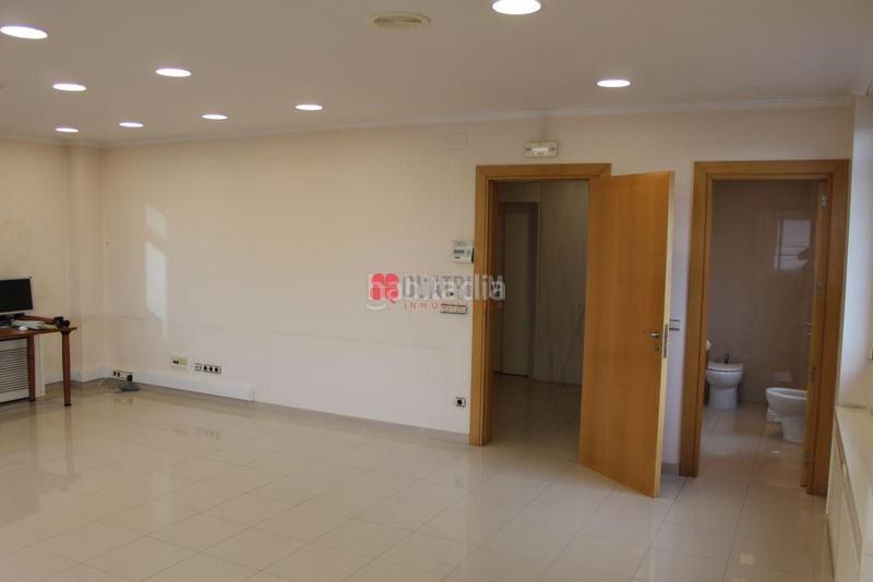 Foto 426d3d85-7af5-45e2-86ca-c39f1cca1ab2. Location bureau avec chauffage dans Ensanche - Sar Santiago de Compostela