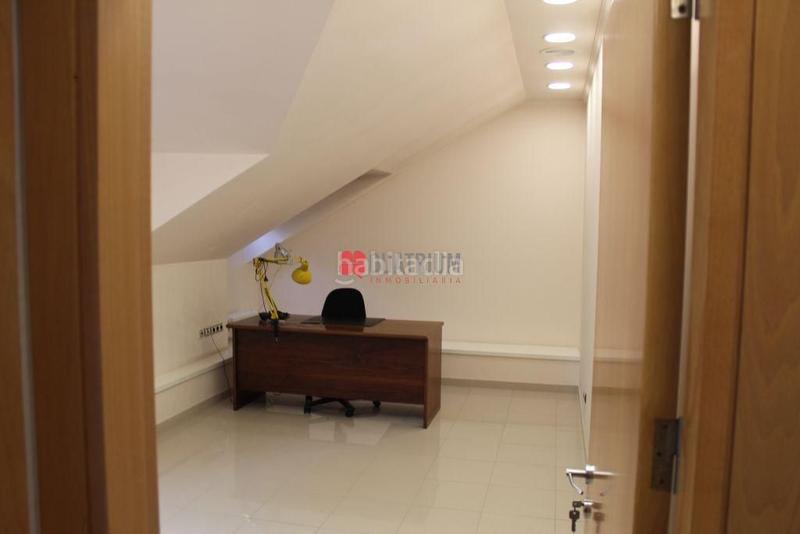 Foto c800c83c-9b69-4bc2-b568-a67fbcc3616a. Location bureau avec chauffage dans Ensanche - Sar Santiago de Compostela