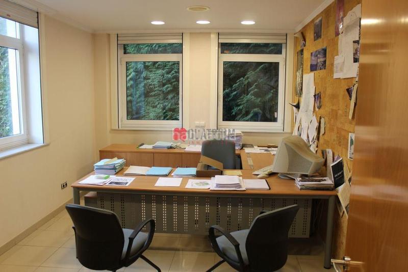 Foto cf37b98d-1290-4ea4-a596-197cdb06d295. Location bureau avec chauffage dans Ensanche - Sar Santiago de Compostela