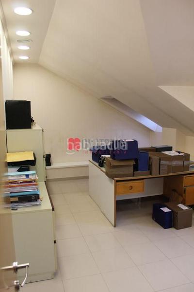 Foto f7fcdf54-4538-4c69-9382-2f964dc3aaa9. Location bureau avec chauffage dans Ensanche - Sar Santiago de Compostela