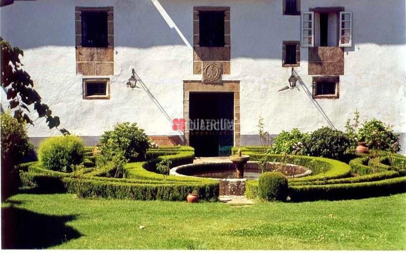 Foto 64d4755b-558a-4cc6-b60c-ec0213c5ca76. Masia amb aparcament piscina a Touro