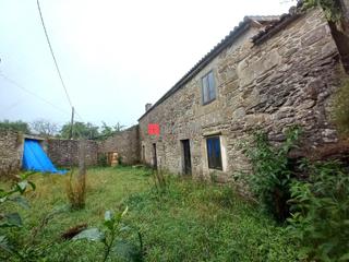 Maison jumelée à Teo. Se vende conjunto de edificaciones en piedra parcialmente restau