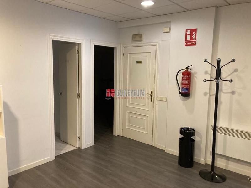 Foto d1d3db60-c659-4f30-b799-bc34d96ca419. Miete büro in Campus Norte - San Caetano Santiago de Compostela