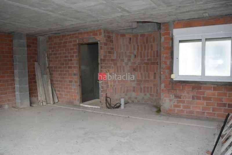 Foto f709c361-07d6-43c5-bc38-11a27a4aa18f. Edifici a Noia