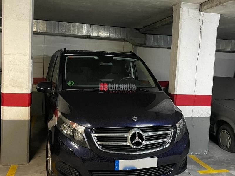 Foto 7ddc6837-49e6-4167-8fcf-96ad7e81c64a. Autoparkplatz in Conxo Santiago de Compostela