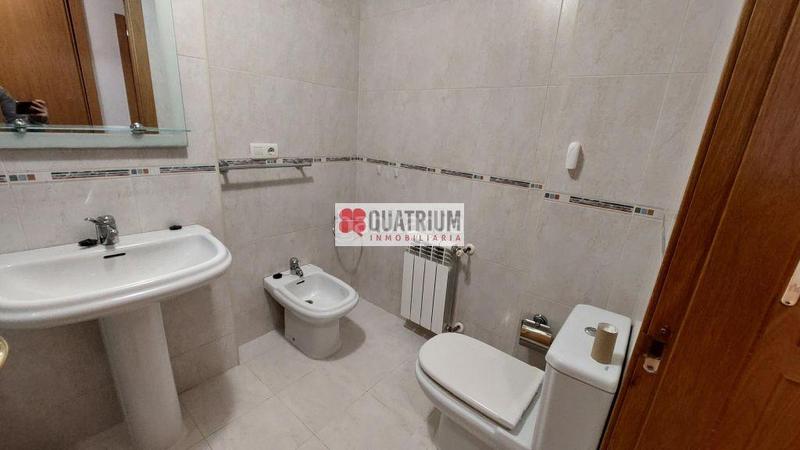 Foto f681a8ab-8fc9-4e3b-9860-c23cbd8f1290. Pis amb calefacció aparcament a San Lázaro - Meixonfrío Santiago de Compostela