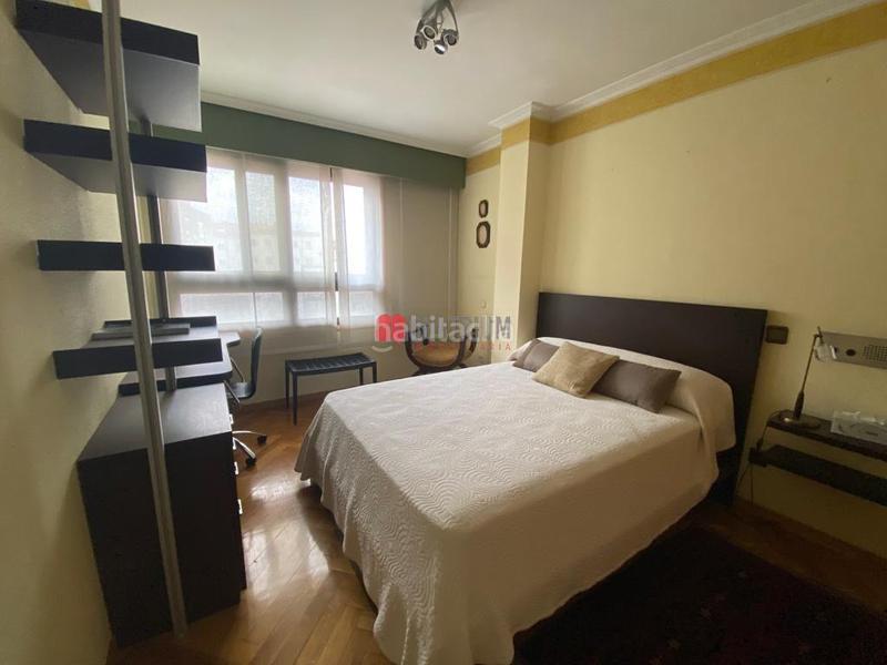 Foto 971d6e7a-4905-4199-8962-8465b65dbeca. Pis amb calefacció aparcament a Ensanche - Sar Santiago de Compostela