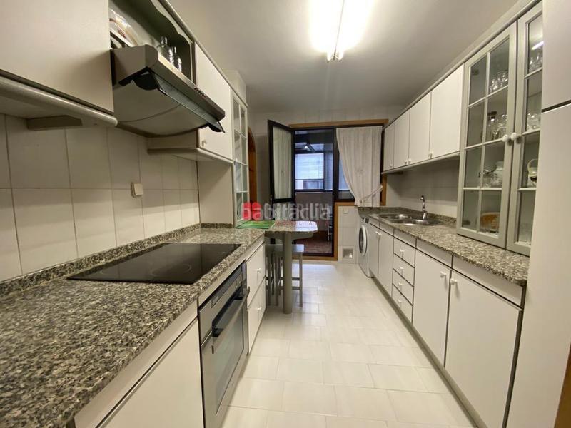 Foto a50c9e98-b5c7-4cef-980b-600a0b2ca5d7. Pis amb calefacció aparcament a Ensanche - Sar Santiago de Compostela