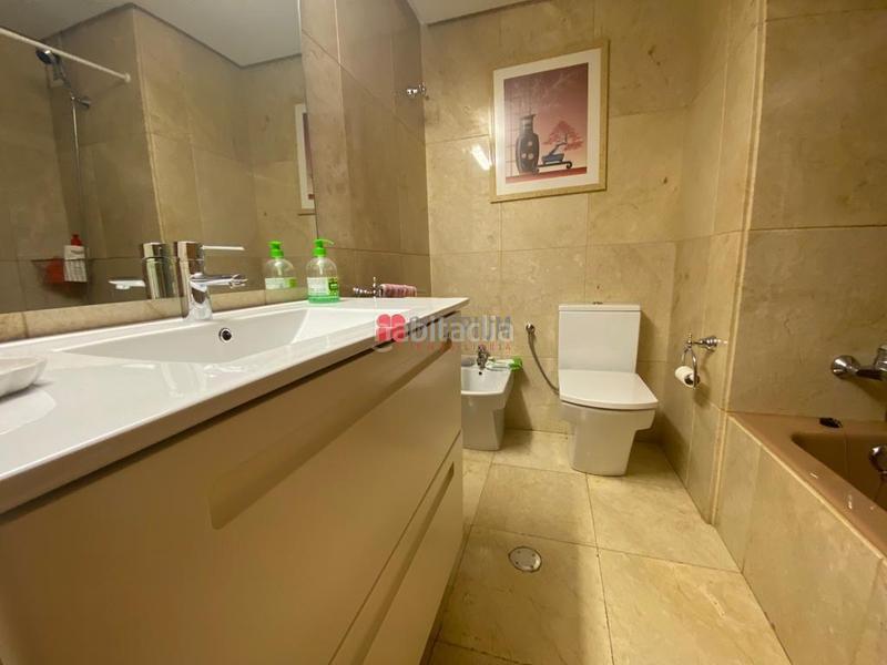 Foto bc1935f3-eec1-4894-99c5-93793345dced. Pis amb calefacció aparcament a Ensanche - Sar Santiago de Compostela