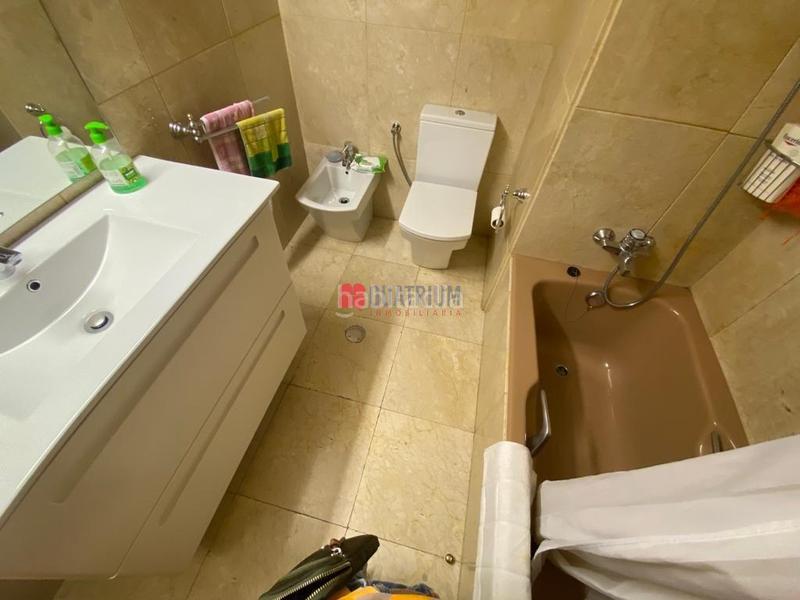 Foto c272c608-77ac-4df0-89db-1d5d7c76185d. Pis amb calefacció aparcament a Ensanche - Sar Santiago de Compostela