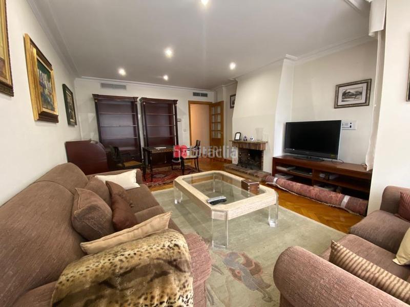 Foto d30220c2-2092-4d8b-8eab-35ed9d4cccec. Pis amb calefacció aparcament a Ensanche - Sar Santiago de Compostela