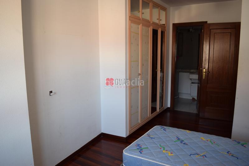 Foto d0e6ebcb-7f87-4a6f-a6b6-e2eb28fdf39e. Appartamento con riscaldamento in Ensanche - Sar Santiago de Compostela