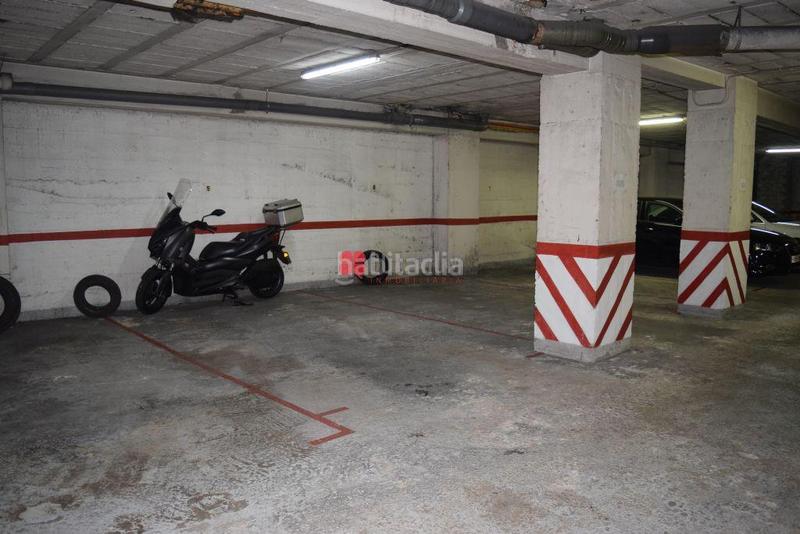 Foto efd02f43-0345-420a-8fb8-487cbca004de. Aparcament cotxe a Ensanche - Sar Santiago de Compostela