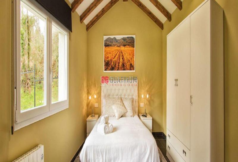 Foto e37bfded-4ef9-40ec-bc90-e15eff673213. Masía en Negreira