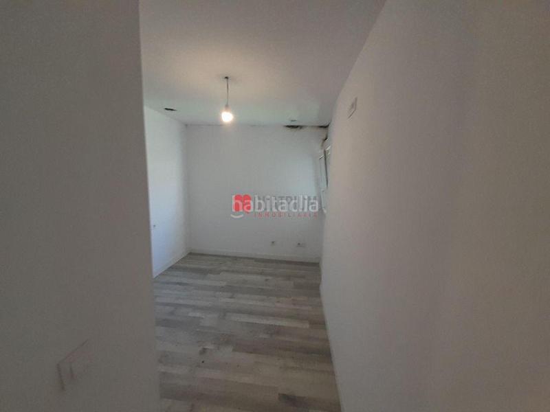 Foto a1a8e4d8-333d-4eeb-8347-8f63e9316b10. Alquiler oficina en Campus Sur - Santa Marta Santiago de Compostela