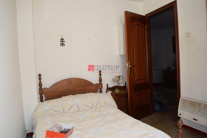 Foto 1fbef950-e973-4536-8e34-97db96700587. Piso oportunidad única en pleno centro vivienda en plaza roja en Santiago de Compostela