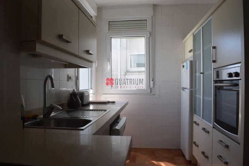 Foto b6fb3bc2-abb9-4f04-a9f5-54db9160bc98. Piso oportunidad única en pleno centro vivienda en plaza roja en Santiago de Compostela