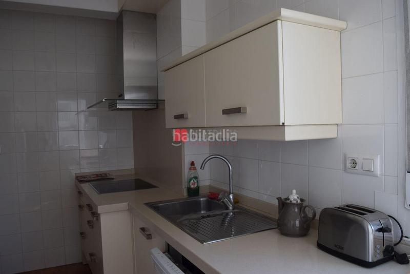 Foto d279c824-1021-42e4-8870-f5601d90f04c. Piso oportunidad única en pleno centro vivienda en plaza roja en Santiago de Compostela