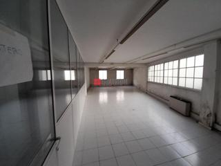 Geschäftsraum  Rúa aturuxo. Local de oficinas en venta y alquiler en rúa do aturuxo, santiag