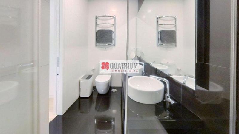 Foto 51b78a0d-b32e-4a77-87f9-94d8354234c7. Dúplex amb aparcament piscina a Conxo Santiago de Compostela