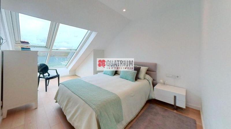 Foto 45d4ca99-7116-4041-aeb1-fca8c2e5ae85. Zweistöckige wohnung mit parking pool in Conxo Santiago de Compostela