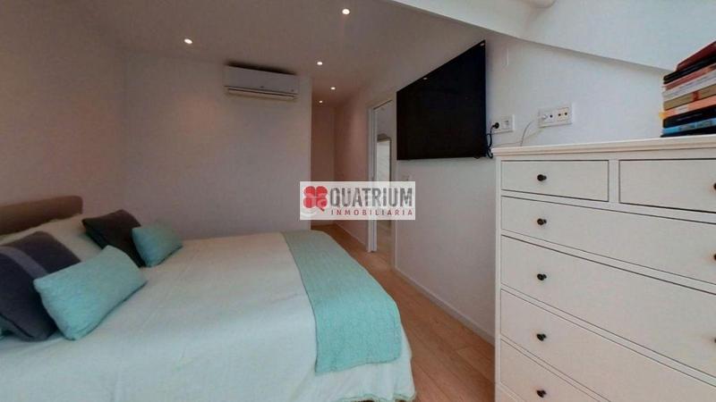 Foto f16d3436-f58d-40fb-891e-95d1f550da15. Zweistöckige wohnung mit parking pool in Conxo Santiago de Compostela