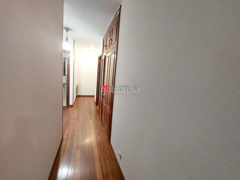 Foto 36ea06d7-9cc7-42ab-909b-11ecf7b58d29. Location appartement dans Ensanche - Sar Santiago de Compostela