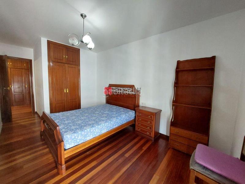 Foto 71cc381a-8d25-4fff-8fac-b1e417a04977. Location appartement dans Ensanche - Sar Santiago de Compostela