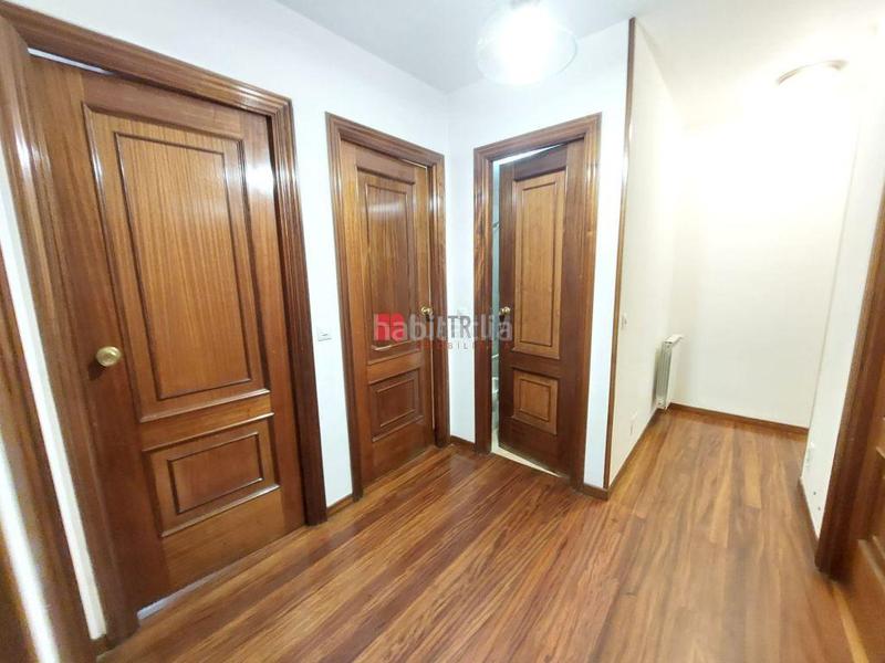 Foto 54ec2c57-9920-4438-bc64-bd3109e212ea. Miete etagenwohnung in Ensanche - Sar Santiago de Compostela