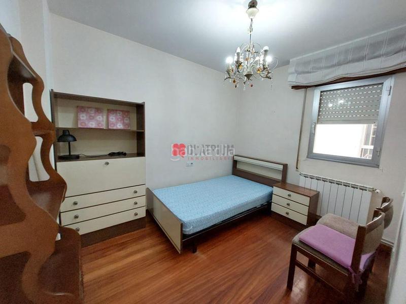 Foto 567f23e7-8d1a-437d-b1de-67808e1d1ea9. Miete etagenwohnung in Ensanche - Sar Santiago de Compostela