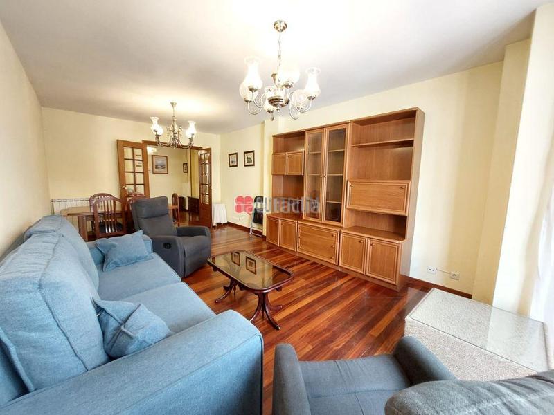 Foto 5a0c1e61-fbfa-4efc-827f-9a64177dd306. Miete etagenwohnung in Ensanche - Sar Santiago de Compostela