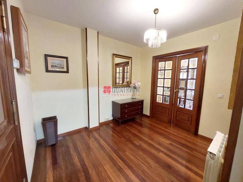 Foto 68dfb5de-4070-4315-ad07-2b3e831d6023. Miete etagenwohnung in Ensanche - Sar Santiago de Compostela