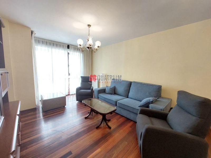 Foto f5532d3d-7e33-46ff-981c-79a7e3f91e70. Miete etagenwohnung in Ensanche - Sar Santiago de Compostela