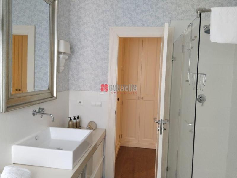 Foto ea23d84e-944b-4e2d-8648-2a424f4fdeeb. Alquiler casa  en alquiler calle santiago de querétaro, en Santiago de Compostela