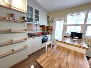 Rent Apartment  República de el salvador. Se alquila acogedor piso en pleno centro de santiago de composte