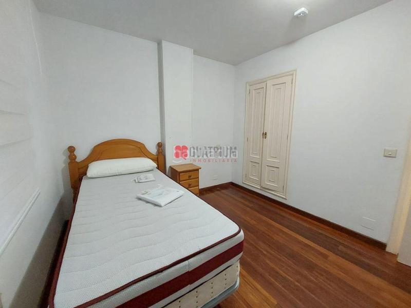 Foto 4330a683-b9c6-4127-b37e-0824eb6e7332. Affitto appartamento con riscaldamento in Ensanche - Sar Santiago de Compostela