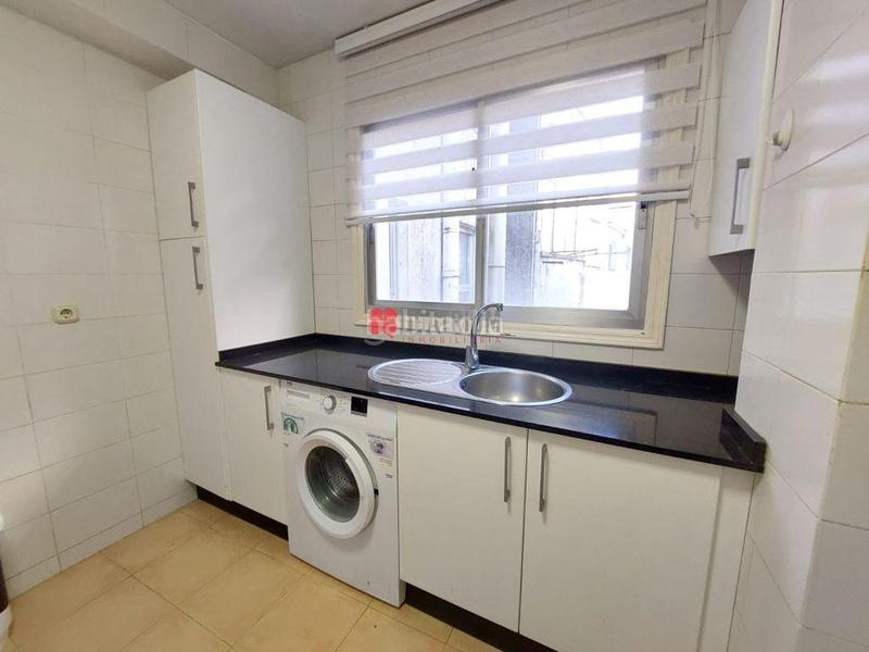 Foto 3f9bc023-6136-40ea-a9f8-b30ba321d9e3. Location appartement avec chauffage dans Ensanche - Sar Santiago de Compostela