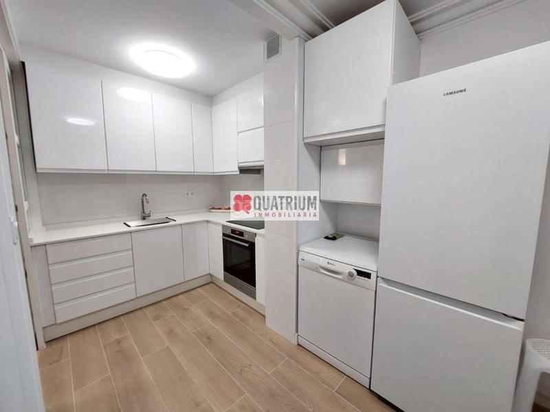 Foto 096b1710-b4d1-4dba-bbf6-e9ff07ffe2d2. Rent flat with heating in Ensanche - Sar Santiago de Compostela