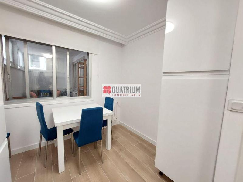 Foto 0c3aecce-359c-40cb-826b-8dd7df269925. Rent flat with heating in Ensanche - Sar Santiago de Compostela