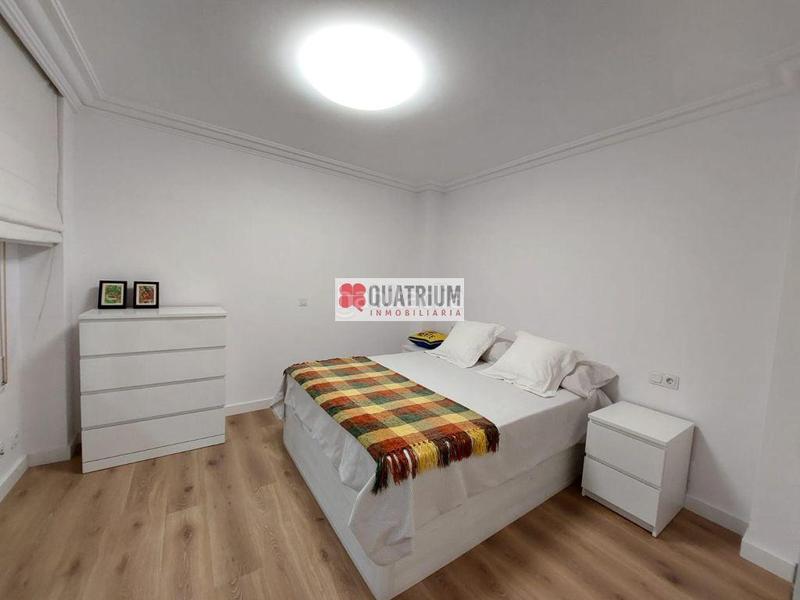 Foto 4afcb12b-ce28-4ff6-b33f-30f612fec807. Rent flat with heating in Ensanche - Sar Santiago de Compostela